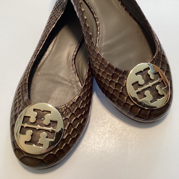 Tory Burch Reva Brown Snake Ballet Flats Gold Logo - Picture 2 of 11